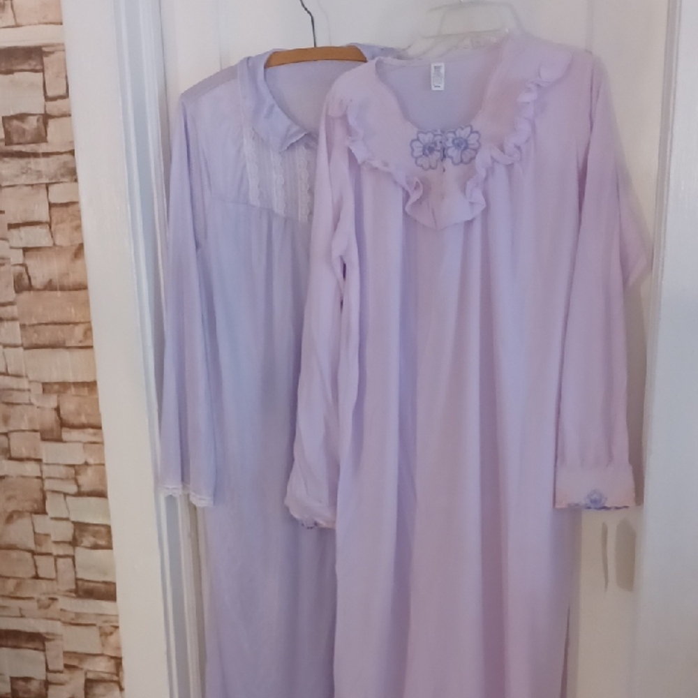 Lavender Robe And Gown Set Women's Size Medium Bernette
